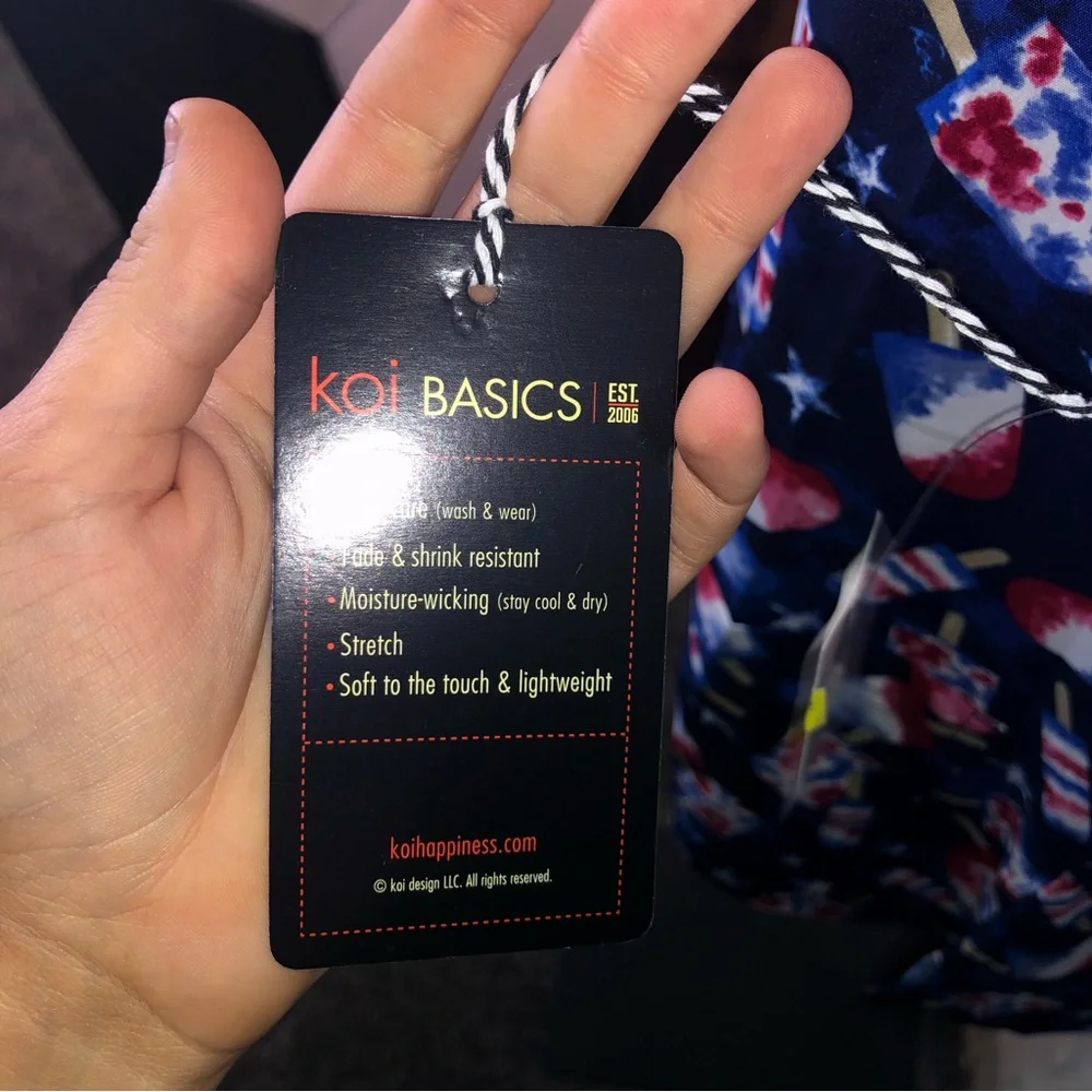 NWT Koi Popsicle 4th of July Summer print short sleeve scrub top - Picture 4 of 4